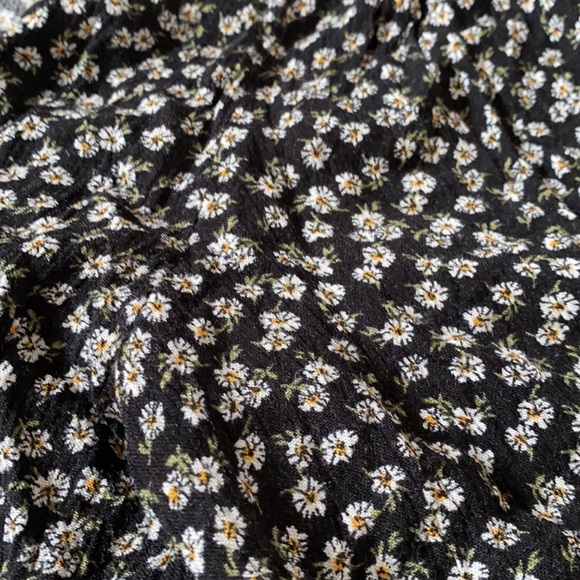 Hollister wide sleeve tie-front crop top - Picture 3 of 4